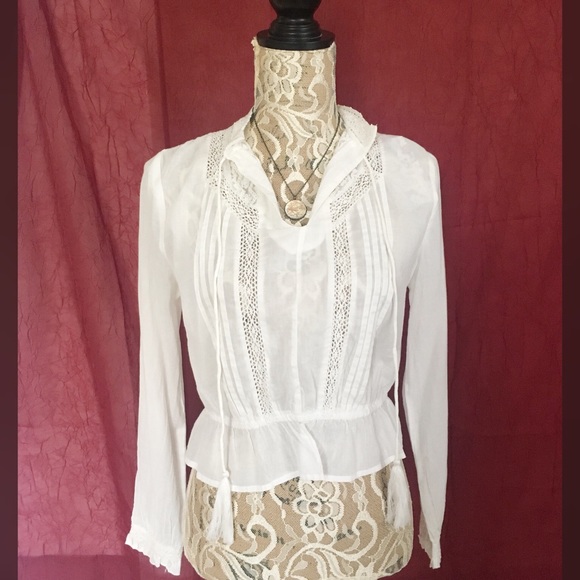 🍁Chelsea & Violet crop top🍁 - Picture 2 of 5